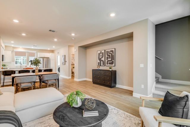 286 AGUSTIN NARVAEZ Street UNIT 3, San Jose, CA 95136