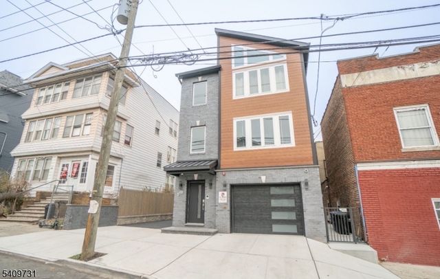 319 Renner Ave, Newark City, NJ 07112