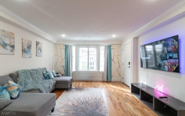 319 Renner Ave, Newark City, NJ 07112