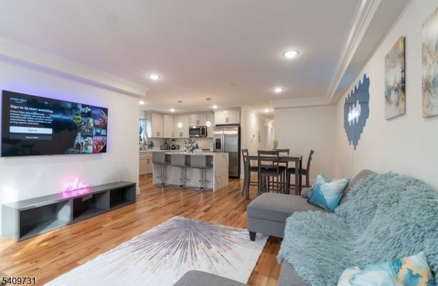 319 Renner Ave, Newark City, NJ 07112