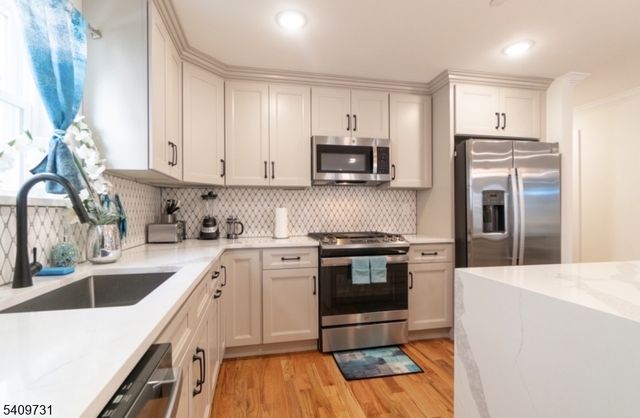 319 Renner Ave, Newark City, NJ 07112