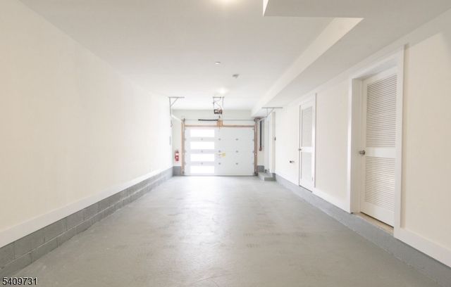 319 Renner Ave, Newark City, NJ 07112