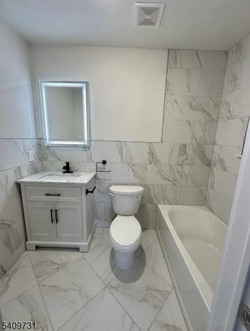 319 Renner Ave, Newark City, NJ 07112