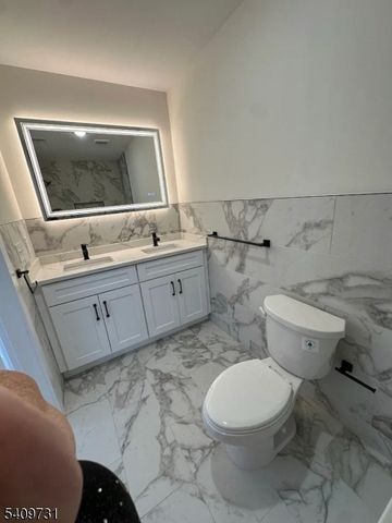 319 Renner Ave, Newark City, NJ 07112