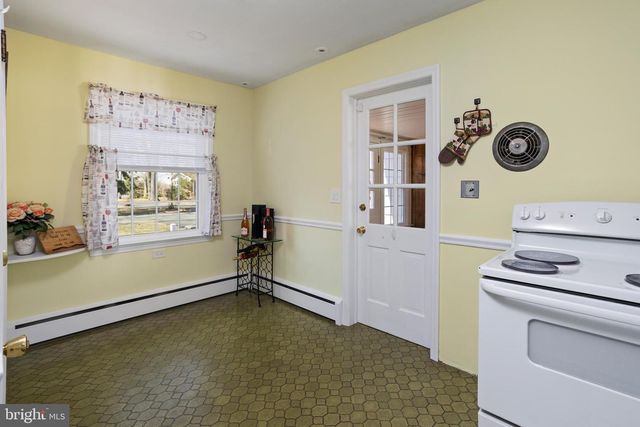9 WOODLAND RD, Bordentown, NJ 08505