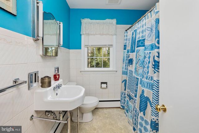 9 WOODLAND RD, Bordentown, NJ 08505