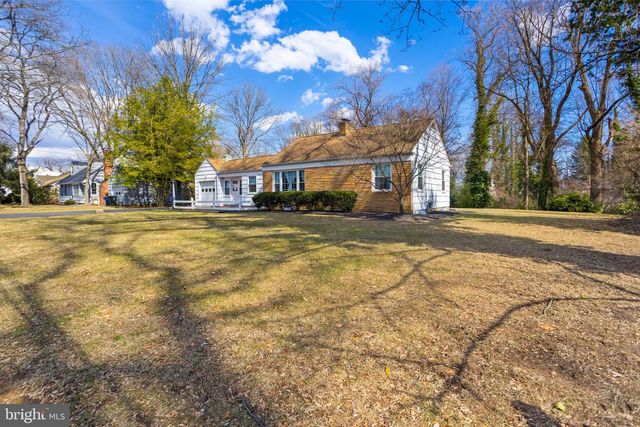 9 WOODLAND RD, Bordentown, NJ 08505