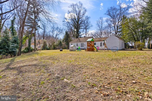9 WOODLAND RD, Bordentown, NJ 08505