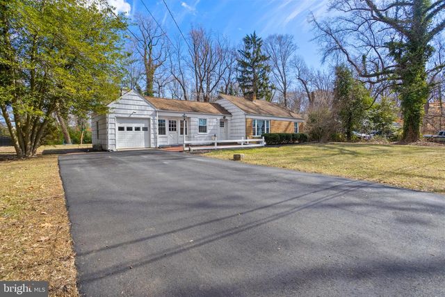 9 WOODLAND RD, Bordentown, NJ 08505