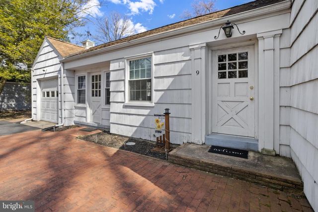 9 WOODLAND RD, Bordentown, NJ 08505