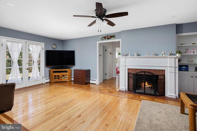 9 WOODLAND RD, Bordentown, NJ 08505