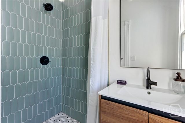 315 W Hall Street, Savannah, GA 31401