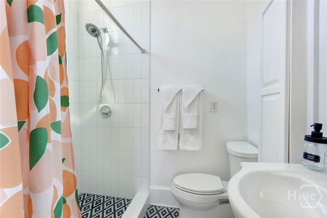 315 W Hall Street, Savannah, GA 31401