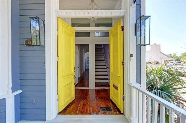 315 W Hall Street, Savannah, GA 31401