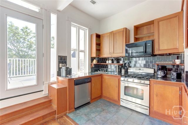 315 W Hall Street, Savannah, GA 31401