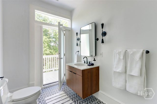 315 W Hall Street, Savannah, GA 31401