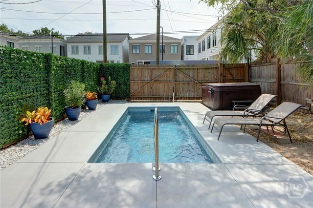 315 W Hall Street, Savannah, GA 31401