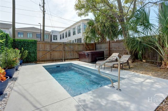 315 W Hall Street, Savannah, GA 31401