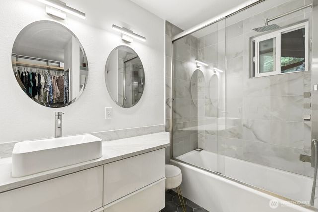 1830 216th Place NE, Sammamish, WA 98074