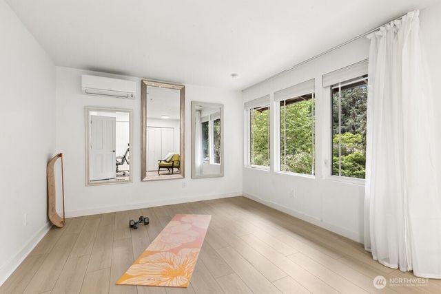1830 216th Place NE, Sammamish, WA 98074