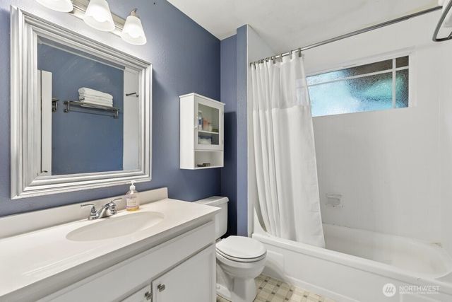 1830 216th Place NE, Sammamish, WA 98074