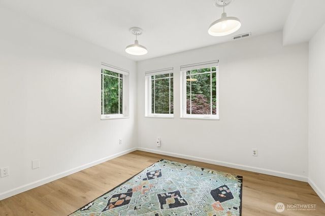 1830 216th Place NE, Sammamish, WA 98074
