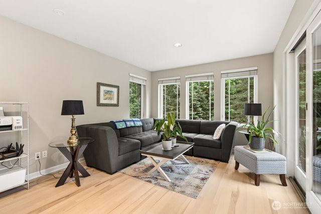1830 216th Place NE, Sammamish, WA 98074