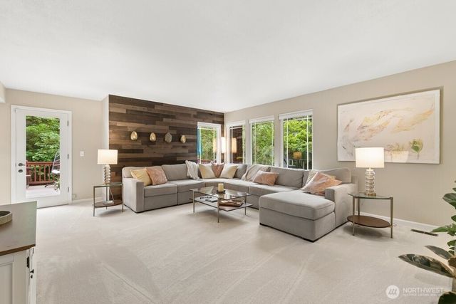 1830 216th Place NE, Sammamish, WA 98074