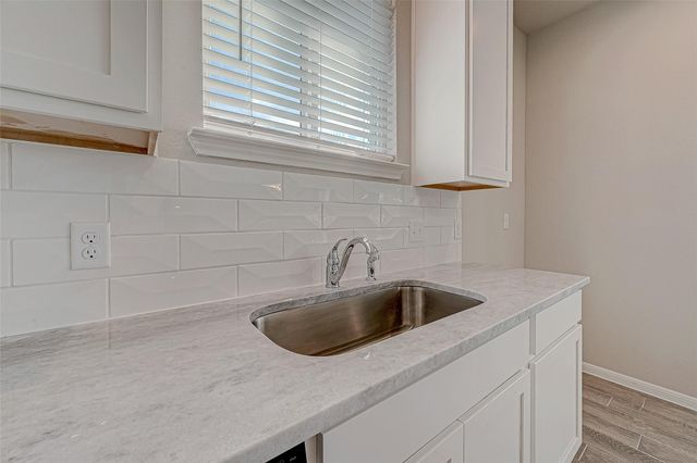 206 Colonnade Reflection Drive, Crosby, TX 77532