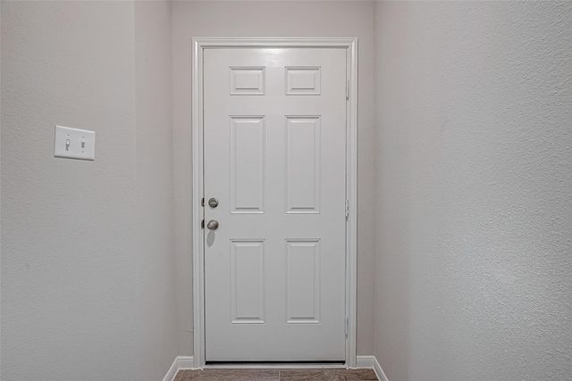 206 Colonnade Reflection Drive, Crosby, TX 77532