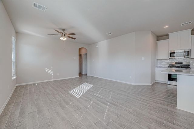 206 Colonnade Reflection Drive, Crosby, TX 77532