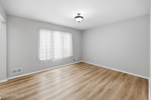 8 Maple Street, Port Monmouth, NJ 07758