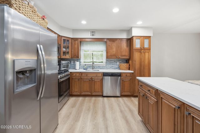 8 Maple Street, Port Monmouth, NJ 07758