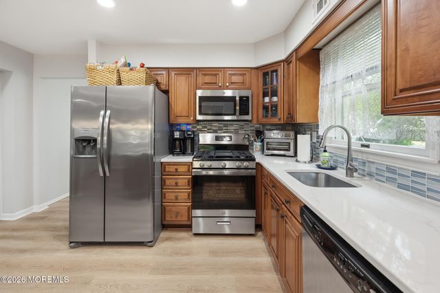 8 Maple Street, Port Monmouth, NJ 07758