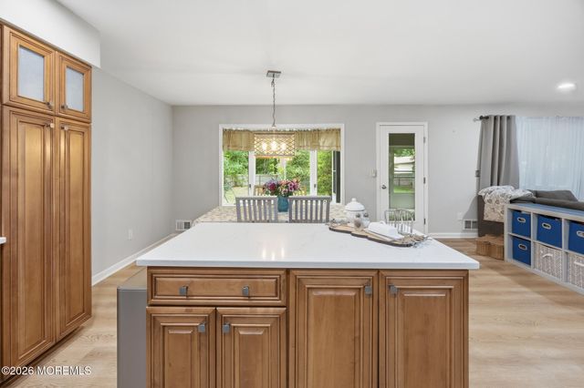 8 Maple Street, Port Monmouth, NJ 07758