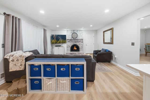 8 Maple Street, Port Monmouth, NJ 07758
