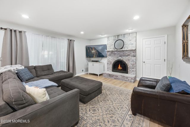 8 Maple Street, Port Monmouth, NJ 07758
