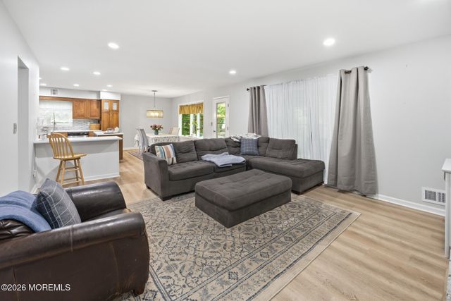 8 Maple Street, Port Monmouth, NJ 07758