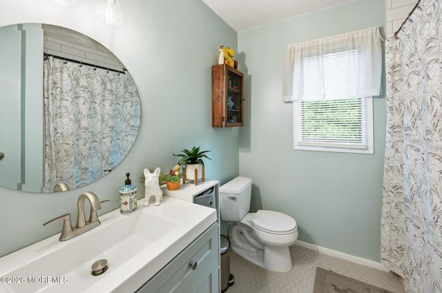 8 Maple Street, Port Monmouth, NJ 07758