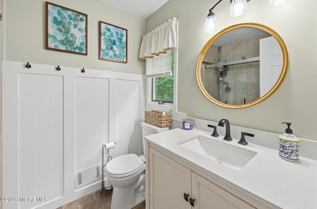 8 Maple Street, Port Monmouth, NJ 07758