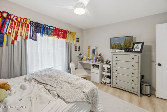 8 Maple Street, Port Monmouth, NJ 07758