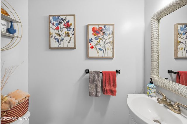 8 Maple Street, Port Monmouth, NJ 07758
