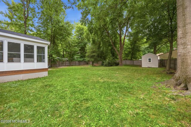 8 Maple Street, Port Monmouth, NJ 07758