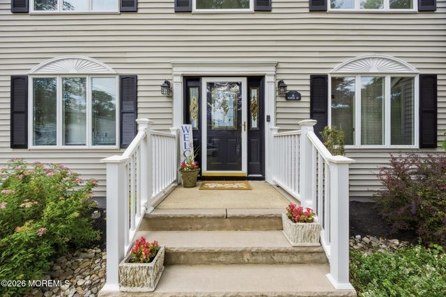 8 Maple Street, Port Monmouth, NJ 07758