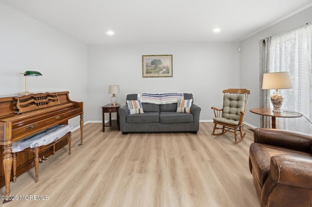 8 Maple Street, Port Monmouth, NJ 07758