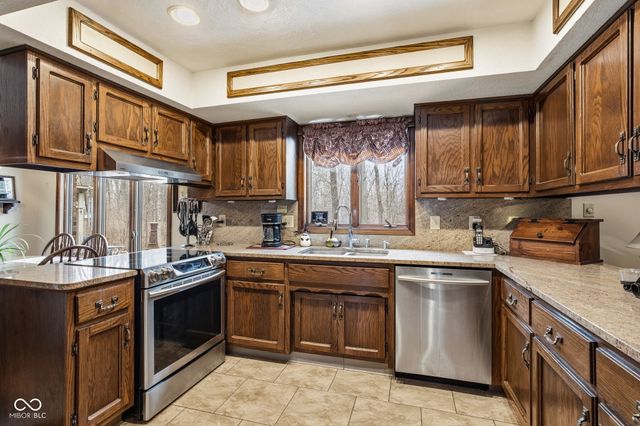 6796 E Woodland Court, Mooresville, IN 46158