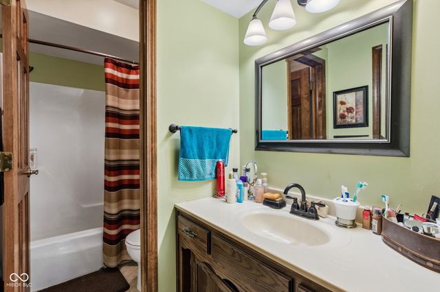 6796 E Woodland Court, Mooresville, IN 46158