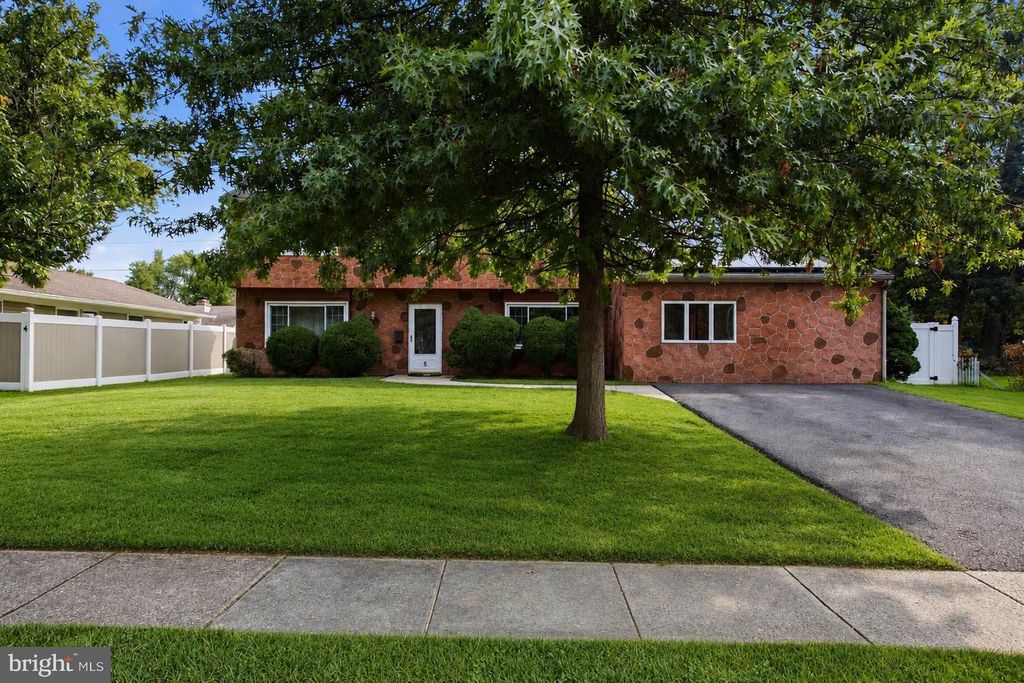 5 NEWPORT LN, WILLINGBORO, NJ 08046 — exterior
