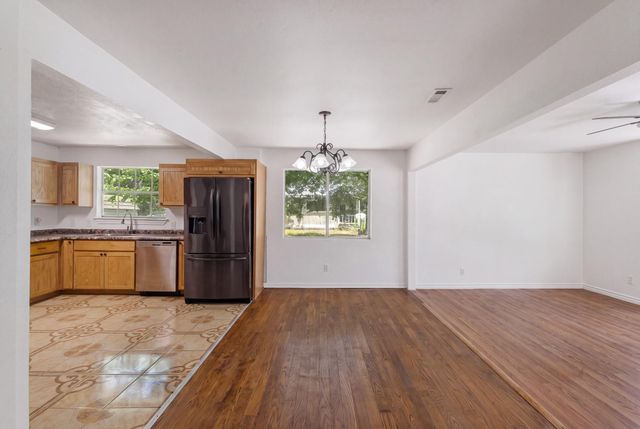 221 Oak Ridge Drive, Onalaska, TX 77360