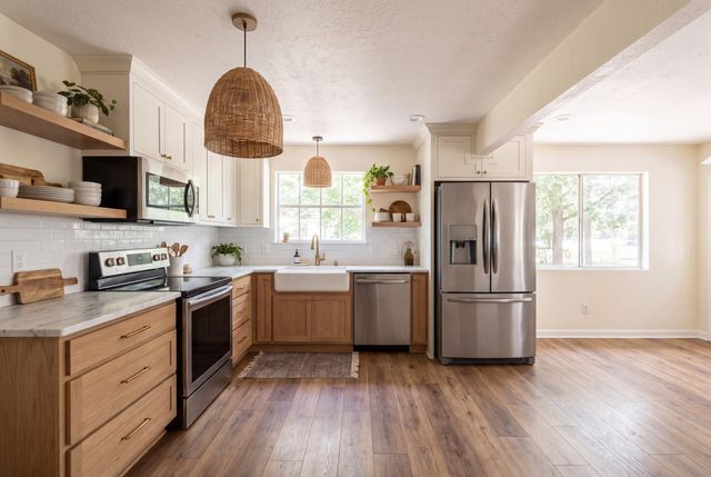 221 Oak Ridge Drive, Onalaska, TX 77360